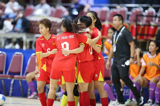 Việt Nam vùi dập Indonesia 5-0, giành HCV futsal nữ lịch sử tại SEA Games 33