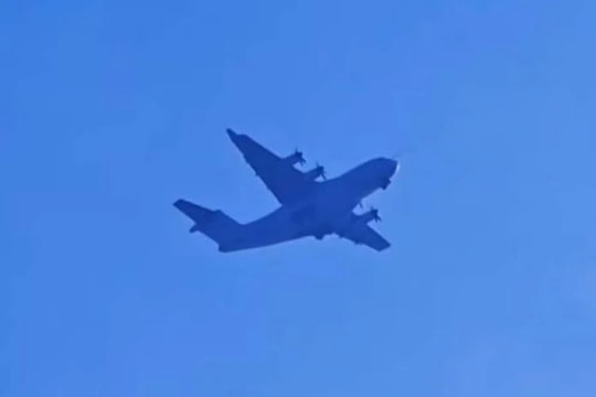 Máy bay vận tải quân sự Y-15 của Trung Quốc lộ diện