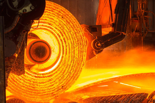 Giá thép hôm nay 18/12: Tăng lên mức cao nhất tuần do nhu cầu tăng tốc