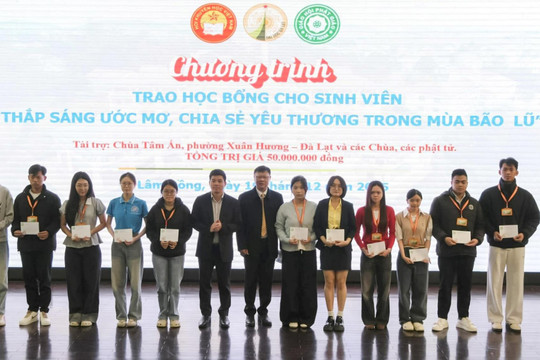 Hội Khuyến học tỉnh Lâm Đồng trao 119 suất học bổng cho sinh viên