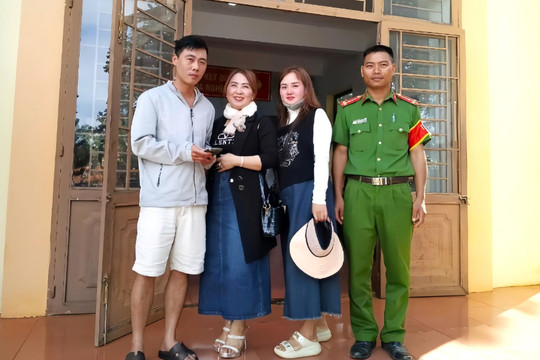 Người phụ nữ Lâm Đồng nhận lại 499 triệu đồng chuyển nhầm