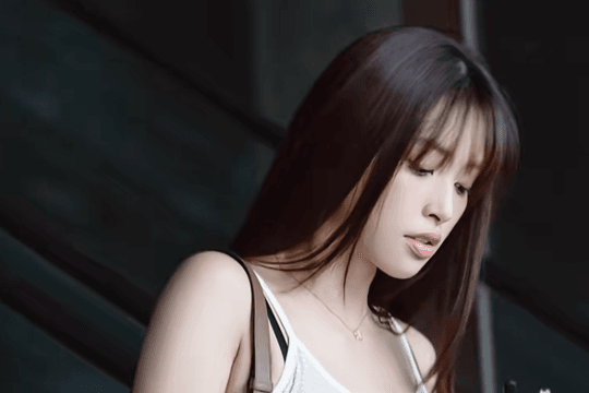 Hoa hậu Tiểu Vy gây sốt với trào lưu trạm tỷ