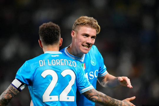Napoli hạ Milan 2-0, thẳng tiến vào chung kết Siêu cúp Ý