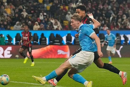 Hojlund rực sáng, Napoli hạ AC Milan tiến vào chung kết Siêu cúp Ý