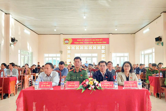 Đoàn ĐBQH tỉnh Lâm Đồng tiếp xúc với cử tri xã Quảng Trực