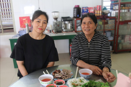 Bánh hỏi lòng heo Phú Long - món ngon giữ hồn ẩm thực địa phương