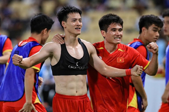 U22 Việt Nam đoạt HCV SEA Games 33 sau màn ngược dòng kịch tính 3-2