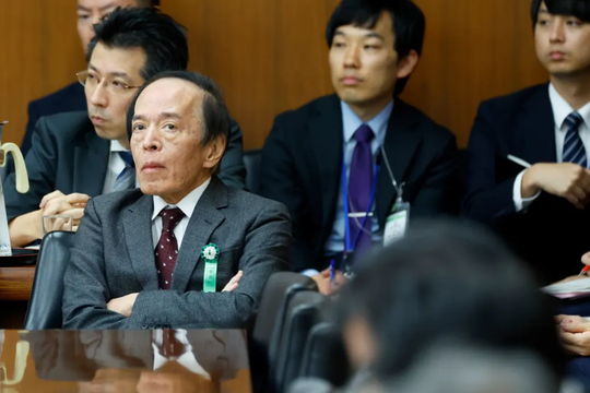 Đồng yên sụt giá mạnh dù Nhật Bản tăng lãi suất lên 0,75%