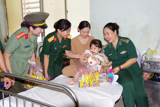 Chia sẻ yêu thương, đồng hành cùng phụ nữ biên cương
