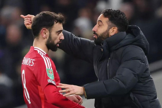 Bruno Fernandes có điều khoản giải phóng 60 triệu euro