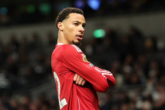 Liverpool hạ Tottenham 2-1: Wirtz thăng hoa, Ekitike lập kỷ lục