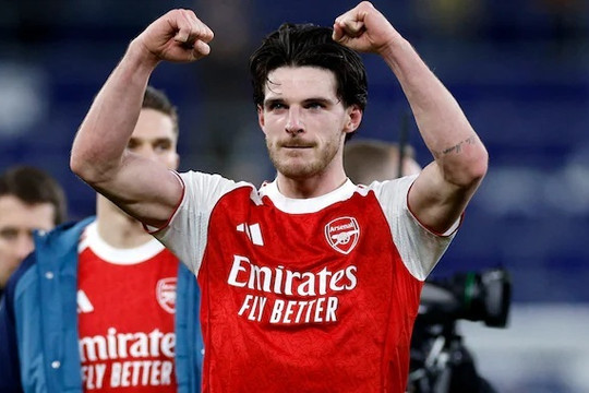 Declan Rice: 'Quái vật' tuyến giữa khiến David Moyes ngả mũ