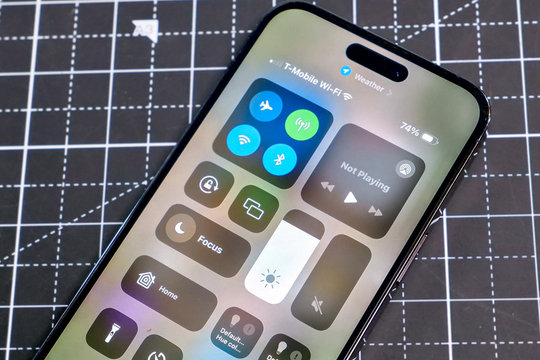 Mẹo bật và tắt Bluetooth trên iPhone nhanh nhất cho người mới