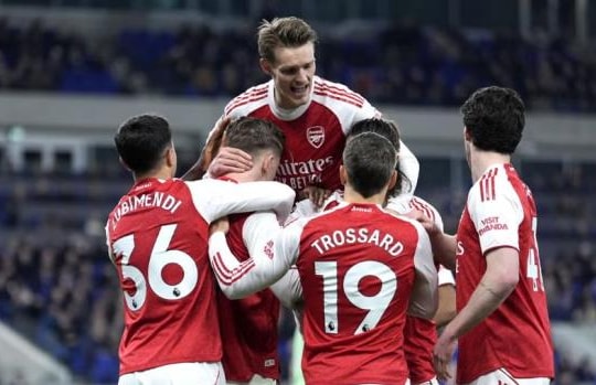 Arsenal đánh bại Everton 1-0 để giữ ngôi đầu dịp Giáng sinh
