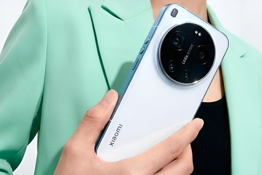 Xiaomi 17 Ultra: Pin 6.800mAh trong thân máy siêu mỏng