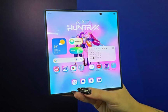 Samsung phát triển Galaxy Wide Fold với màn hình 4:3 và sạc 25W