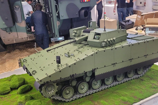 Ba Lan phát triển xe chiến đấu bộ binh hạng nặng Ratel