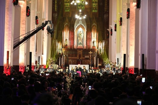 Hà Nội: Gợi ý điểm đón Giáng sinh 2025 theo túi tiền