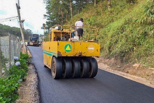 Hiến đất mở đường cuộc cách mạng từ lòng dân