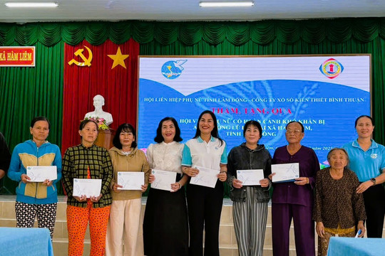 Hội LHPN tỉnh Lâm Đồng tặng 260 suất quà cho phụ nữ bị ảnh hưởng bởi thiên tai