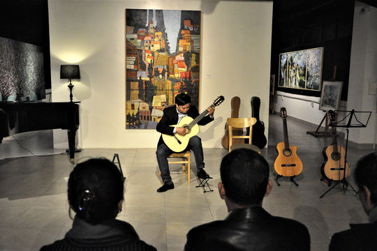 Ðêm guitar cổ điển ngọt ngào ở Ðà Lạt