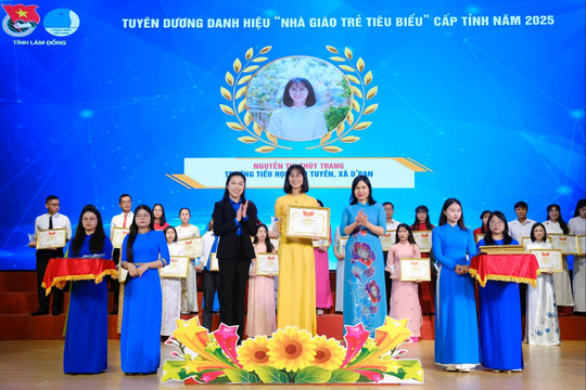 Cô giáo trẻ xây dựng “lớp học hạnh phúc” ở D’ran