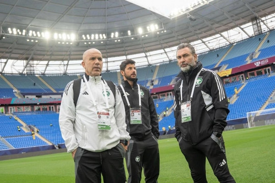 HLV Kim Sang Sik đấu trí huyền thoại Ý Di Biagio tại U23 châu Á