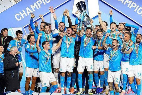 Conte cùng Napoli giành Siêu cúp Italia