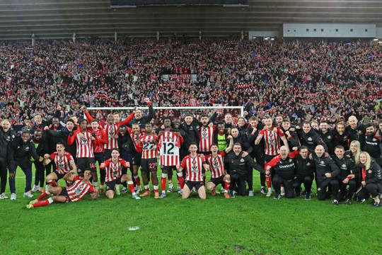 Sunderland hồi sinh tại Ngoại hạng Anh: Từ vực thẳm đến giấc mơ châu Âu