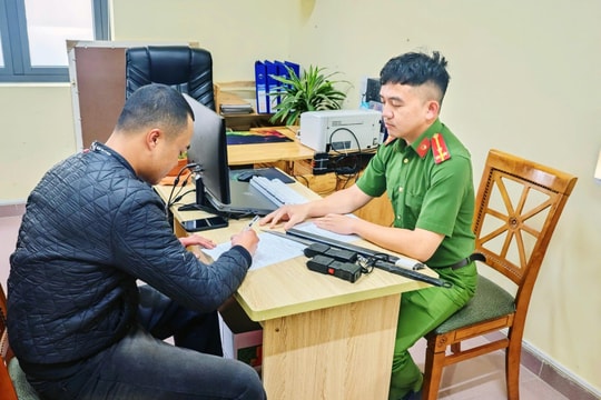 “Đi từng ngõ, gõ từng nhà” để thu hồi vũ khí