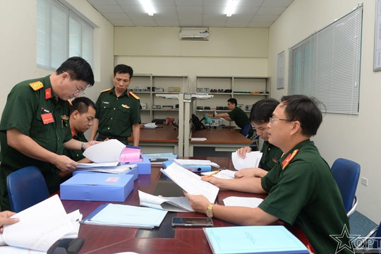 Quân nhân chuyên nghiệp nghỉ hưu trước tuổi theo quy định nào?
