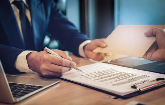 Nhiệm vụ được cấp trên ủy quyền, có thể giao cấp phó thực hiện không?