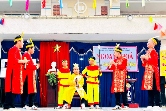 Giúp học sinh “học đi đôi với hành”
