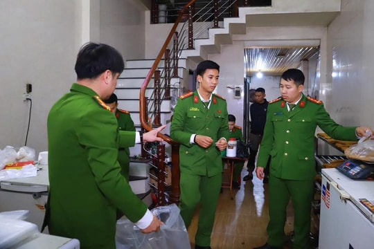 Tuyên Quang: Thu giữ gần 170kg giò chả chứa hàn the tại chợ Tam Cờ