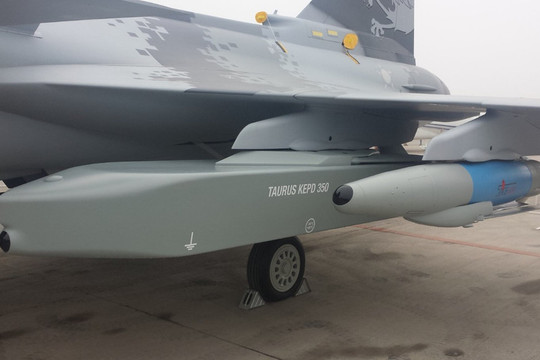 Thụy Điển đẩy nhanh tích hợp tên lửa Taurus cho tiêm kích Gripen