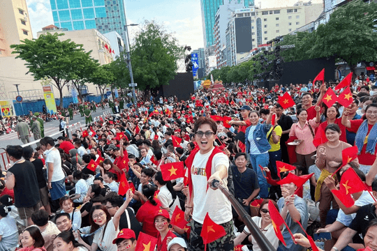 Bài 3: Ngày hội lớn trở thành làn sóng yêu nước