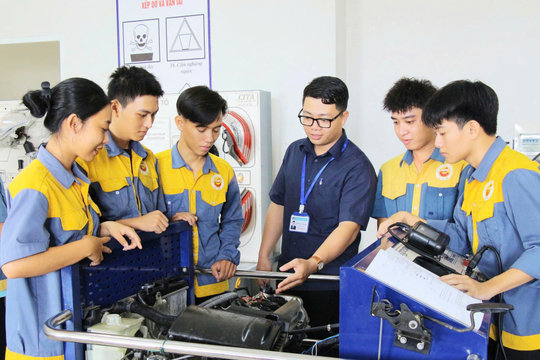 Đề xuất quy định về chế độ phụ cấp đặc thù; chế độ phụ cấp nặng nhọc, độc hại, nguy hiểm đối với nhà giáo