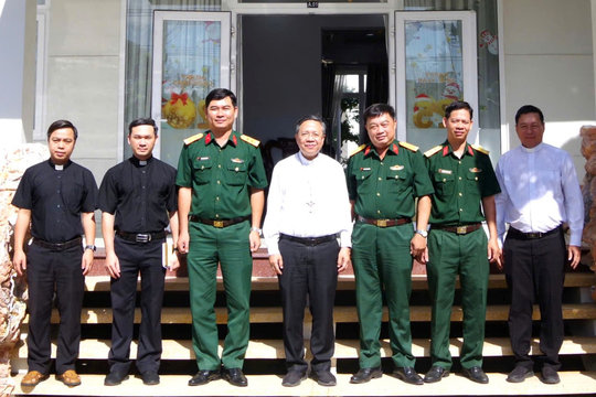 Bộ Chỉ huy Quân sự tỉnh Lâm Đồng thăm Tòa Giám mục Phan Thiết