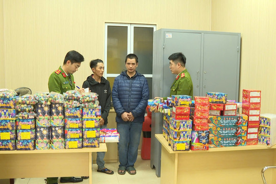 Thanh Hoá: Khởi tố, bắt tạm giam 3 đối tượng mua bán, tàng trữ trái phép hơn 500 kg pháo nổ