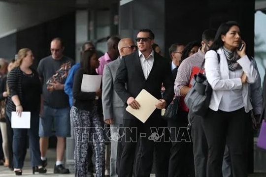 Đơn xin trợ cấp thất nghiệp giảm, thị trường lao động Mỹ vẫn mắc kẹt