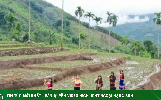 Sơn Tây Thượng: Mùa nước đổ trầm mặc trên ruộng bậc thang