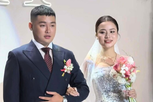 Nghệ sĩ Tấn Beo xúc động bật khóc trong đám cưới con trai