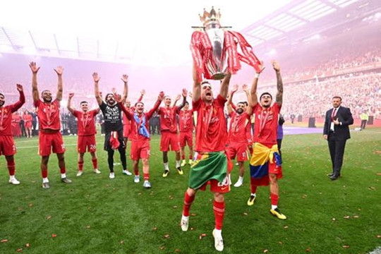 Liverpool và 7 tháng từ đỉnh cao Ngoại hạng Anh đến vực thẳm