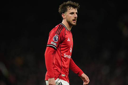 Manchester United thắng nhọc Newcastle, Mason Mount lại chấn thương