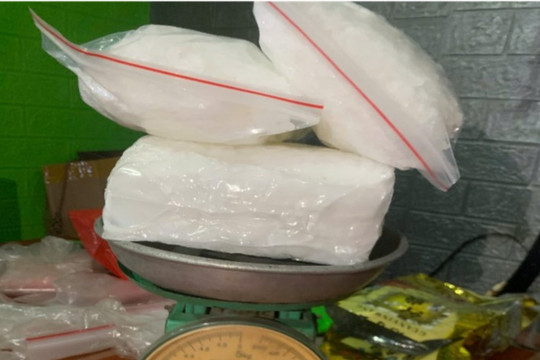 Đắk Lắk triệt phá đường dây ma túy xuyên quốc gia, thu giữ 9,2kg ma túy và súng
