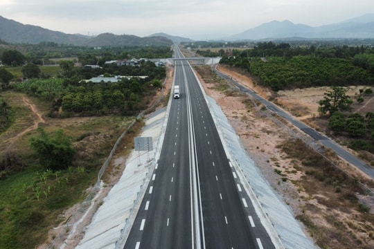 Hàng loạt cao tốc bị cảnh báo mất an toàn giao thông dịp cuối năm