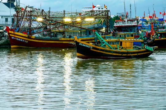 Công nghệ tiếp sức ngư dân bám biển