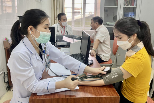 Căn cứ xét thăng hạng cho viên chức y tế hạng IV