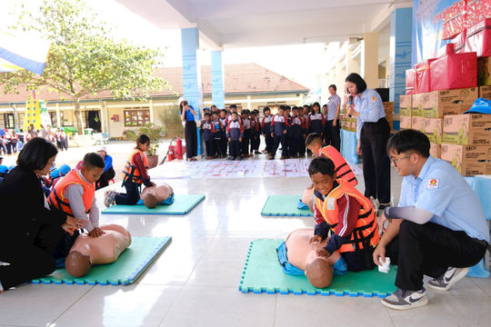 “Trường học an toàn” rèn kỹ năng cho học sinh