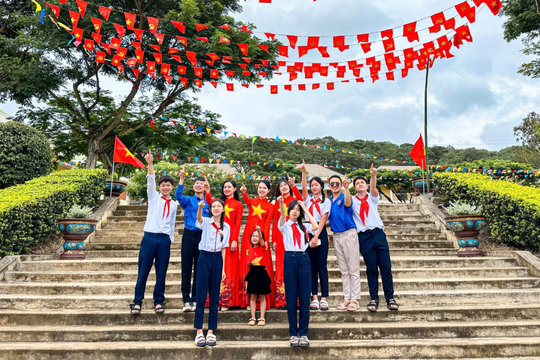 Tà Hine vượt khó và những kỳ tích kinh tế - xã hội năm 2025